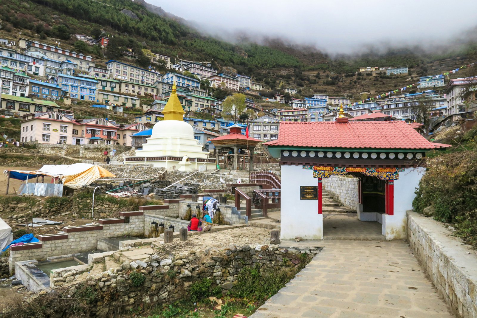  Trek from Namche Bazaar(3440m) toTengboche(3860m)